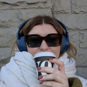 Meet your Posher, Laura